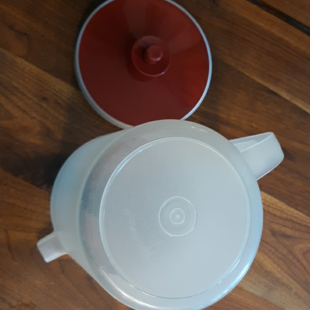 Tupperware  Pitcher - Picture 4 of 9